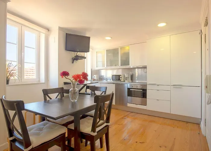 Myplacelisbon - Mouraria Duplex شقة